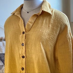 Let Her Be Loose Tee